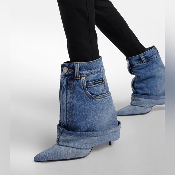 Dolce&Gabbana
Denim Booties authentic new with box size 10 - Picture 6 of 12
